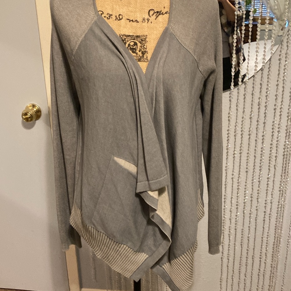 Cabi 100%Cotton Cardigan - Picture 10 of 16